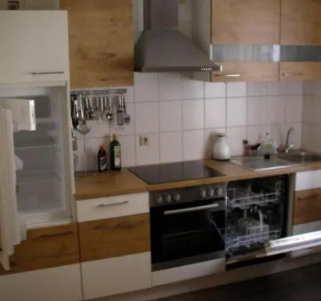 Low Budget Holiday Apartment *